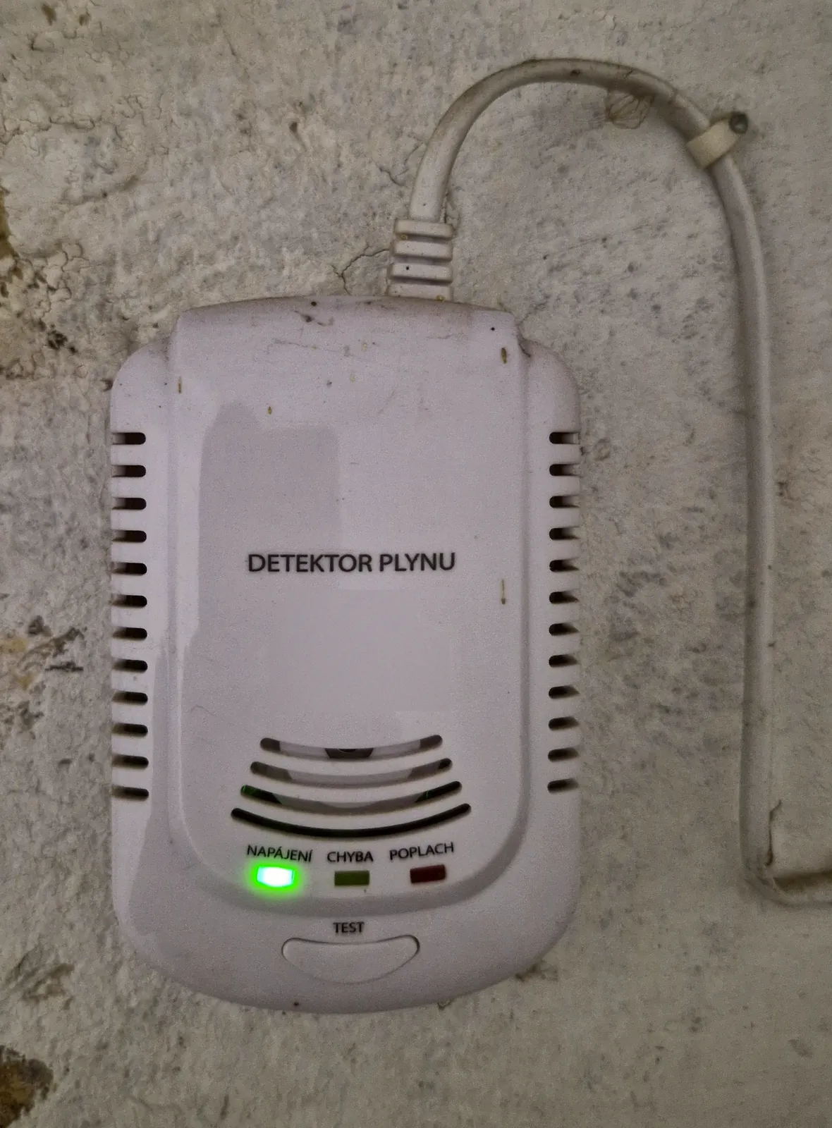 Detektor úniku plynu na zdi