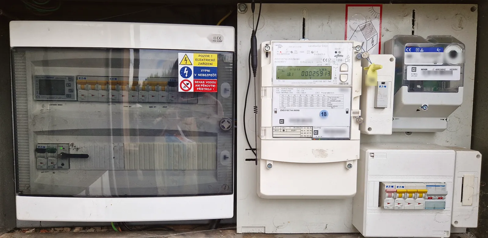 Elektroměr a domovní rozvaděč